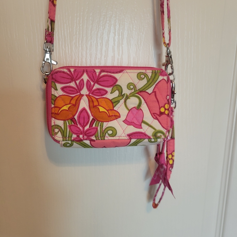Vera Bradley Quilted Cotton Crossbody Purse Pink Floral Wallet Organizer Bag - Picture 2 of 8